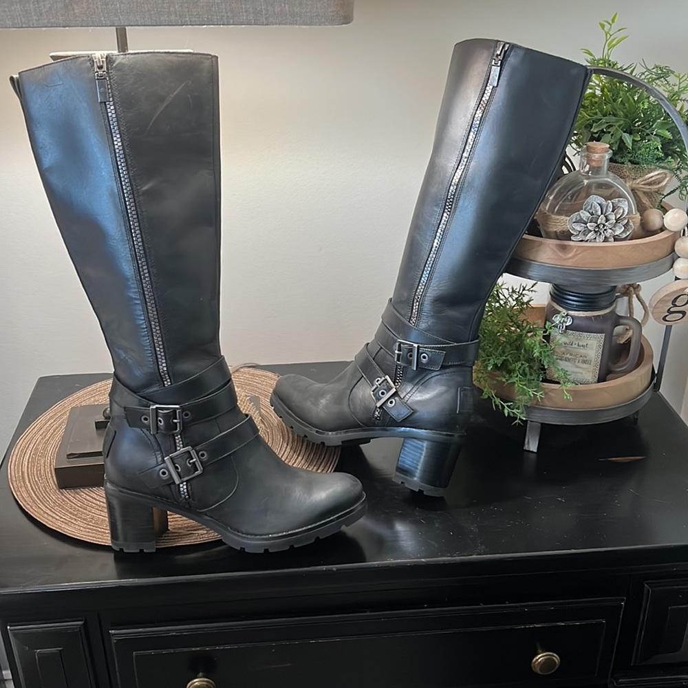 Lana Knee-High Heeled UGG Boots - Picture 9 of 14